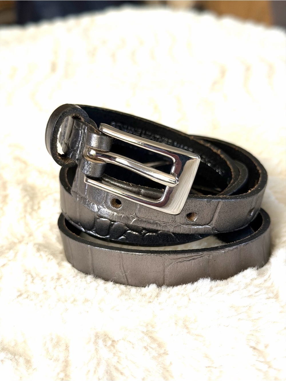 VTG Express Leather Made in England Metallic Silver Crocodile Embossed Belt. SZM